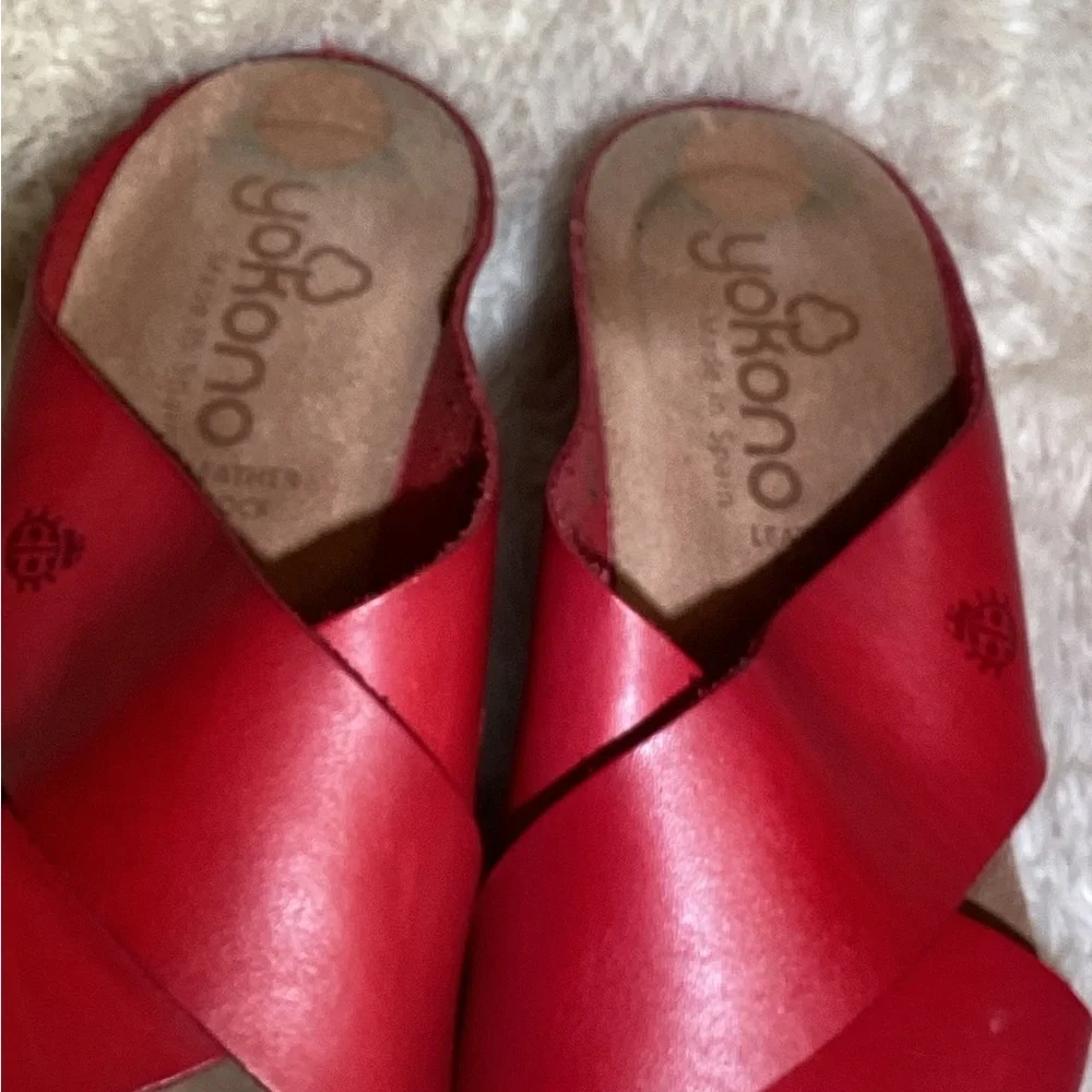 Yokono Red Wedge Sandals size 8
